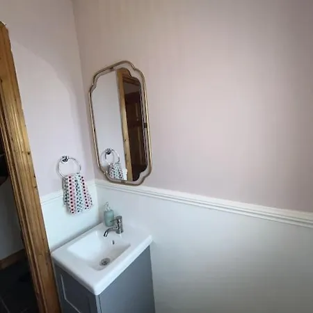 Apartment An Teach Baboige - The Doll House - *