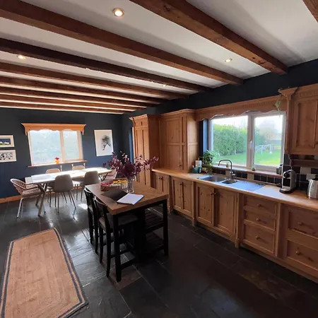 An Teach Baboige - The Doll House - Apartment Kildare