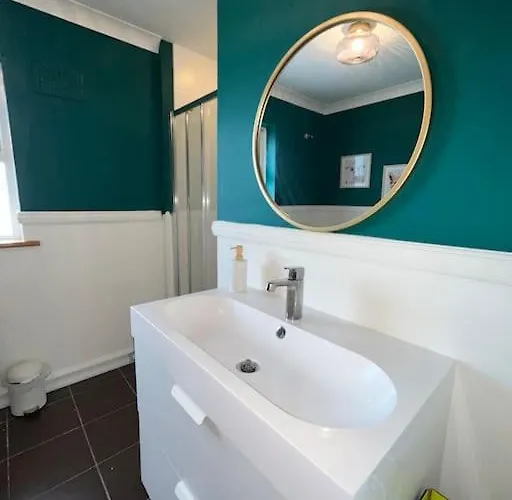 An Teach Bábóige - The Doll House - * Kildare