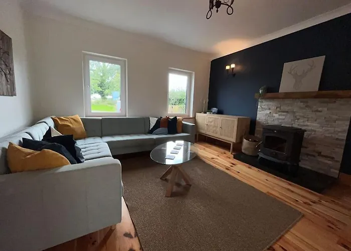 An Teach Bábóige - The Doll House - * Kildare