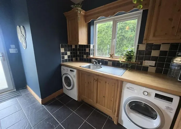 An Teach Bábóige - The Doll House -