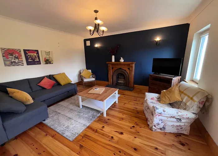 An Teach Bábóige - The Doll House - Kildare