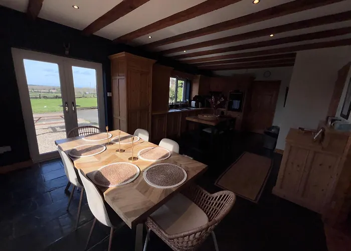 An Teach Bábóige - The Doll House - * Kildare