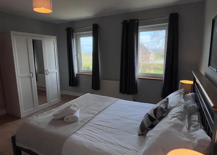 An Teach Bábóige - The Doll House -